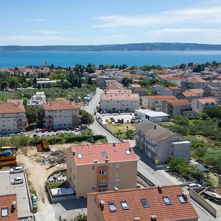 Будинок відпочинку Gorgeous In Kastel Luksic