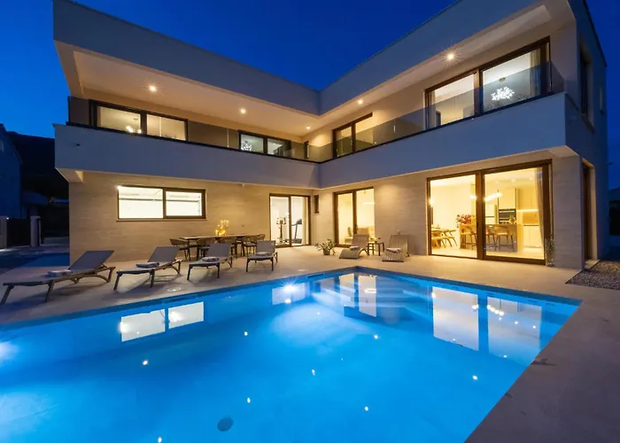 Holiday home Gorgeous In Kastel Luksic *